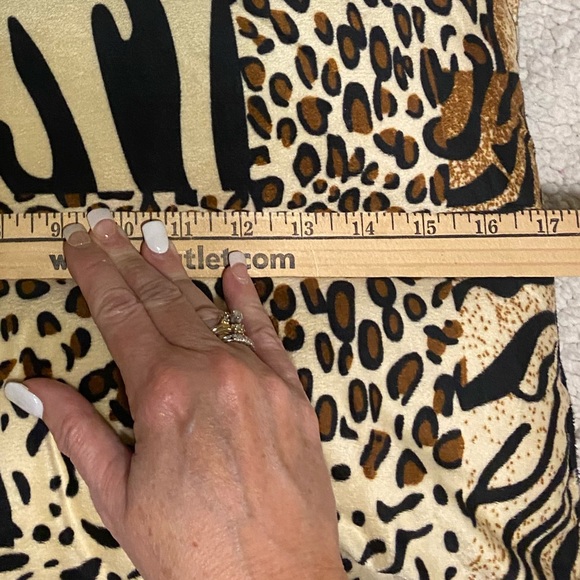 Throw Pillows Set of 3 Animal Print EUC - Picture 9 of 14